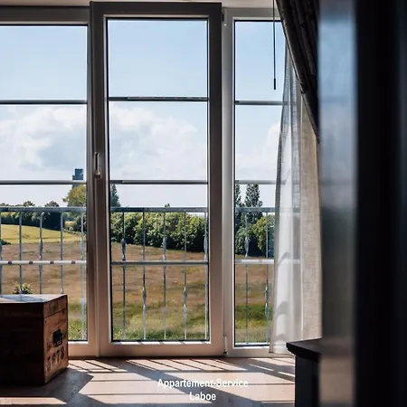 Edelstein * Stein (Schleswig-Holstein)