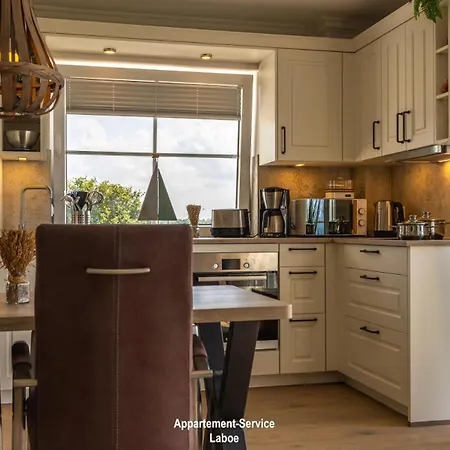 Edelstein * Stein (Schleswig-Holstein)